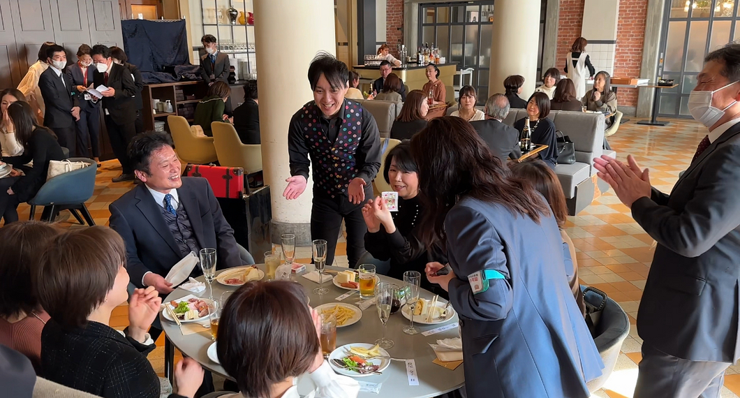 大阪のマジシャンMASA「マジシャン派遣」「出張マジック」お任せください♪♪ 余興のプロです!!