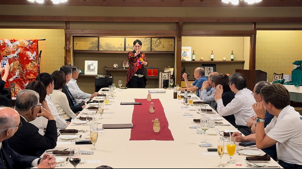 大阪のマジシャンMASA「マジシャン派遣」「出張マジック」お任せください♪♪ 余興のプロです!!