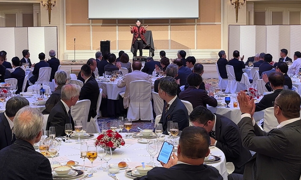 大阪のマジシャンMASA「マジシャン派遣」「出張マジック」お任せください♪♪ 余興のプロです!!