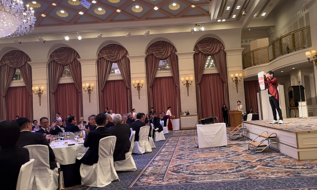 大阪のマジシャンMASA「マジシャン派遣」「出張マジック」お任せください♪♪ 余興のプロです!!