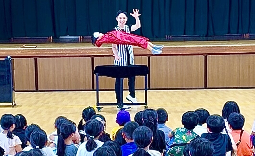 幼稚園出張イベント・保育園出張イベント・子供会出張イベントをマジシャンMASAが盛り上げます