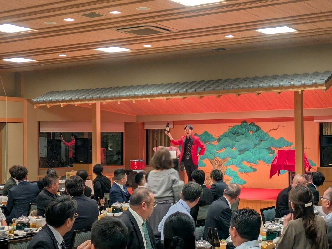大阪のマジシャンMASA「マジシャン派遣」「出張マジック」お任せください♪♪ 余興のプロです!!
