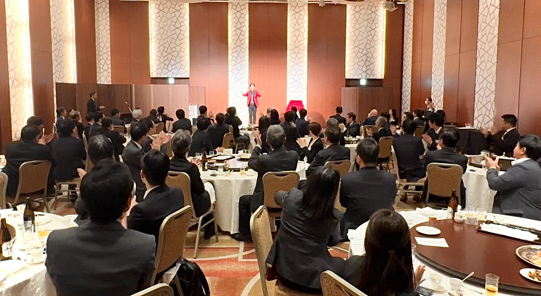 大阪のマジシャンMASA「マジシャン派遣」「出張マジック」お任せください♪♪ 余興のプロです!!