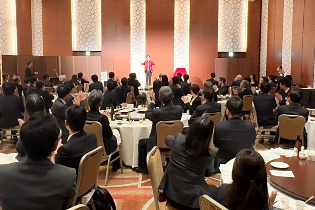 大阪のマジシャンMASA「マジシャン派遣」「出張マジック」お任せください♪♪ 余興のプロです!!