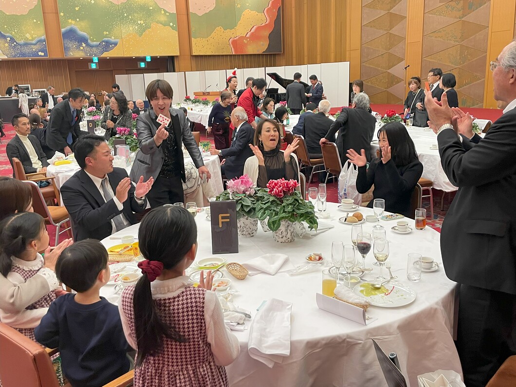 大阪のマジシャンMASA「マジシャン派遣」「出張マジック」お任せください♪♪ 余興のプロです!!