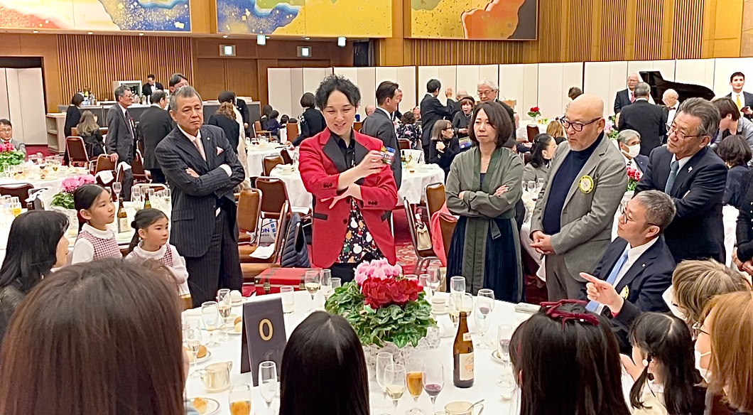 大阪のマジシャンMASA「マジシャン派遣」「出張マジック」お任せください♪♪ 余興のプロです!!