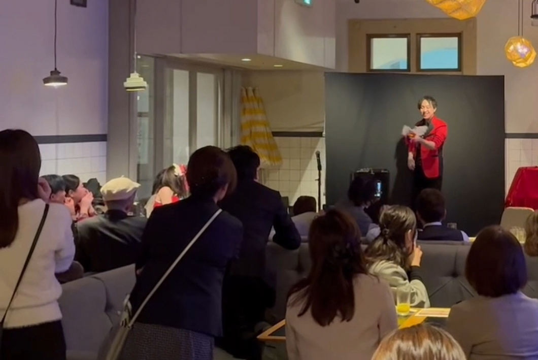 大阪のマジシャンMASA「マジシャン派遣」「出張マジック」お任せください♪♪ 余興のプロです!!