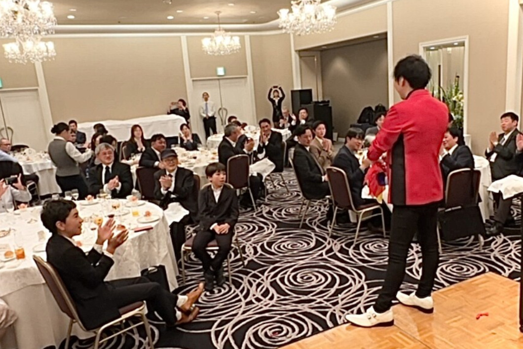 大阪のマジシャンMASA「マジシャン派遣」「出張マジック」お任せください♪♪ 余興のプロです!!