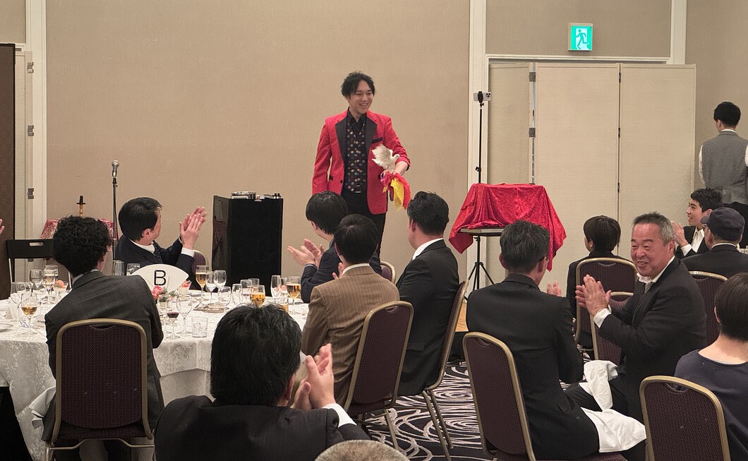 大阪のマジシャンMASA「マジシャン派遣」「出張マジック」お任せください♪♪ 余興のプロです!!