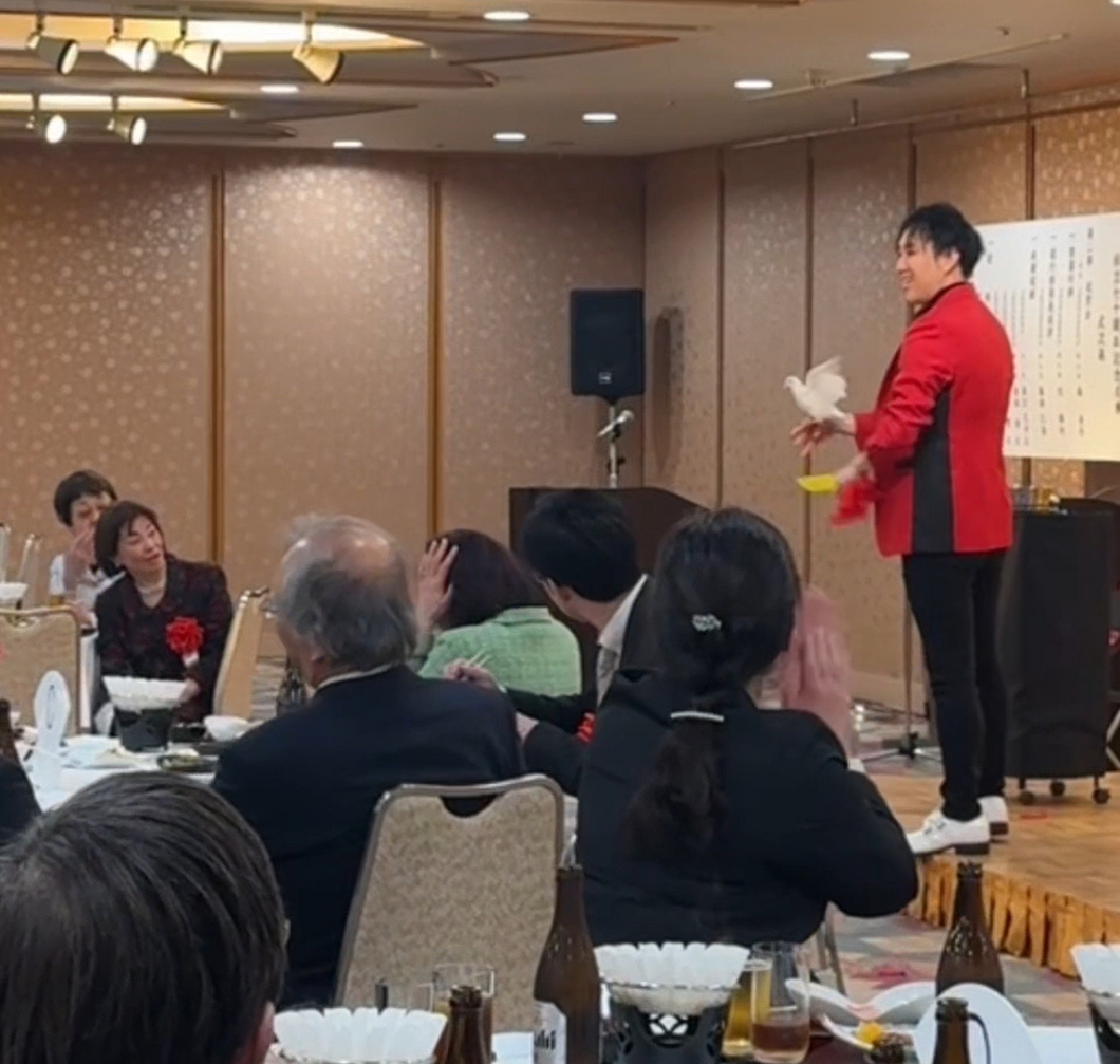 大阪のマジシャンMASA「マジシャン派遣」「出張マジック」お任せください♪♪ 余興のプロです!!