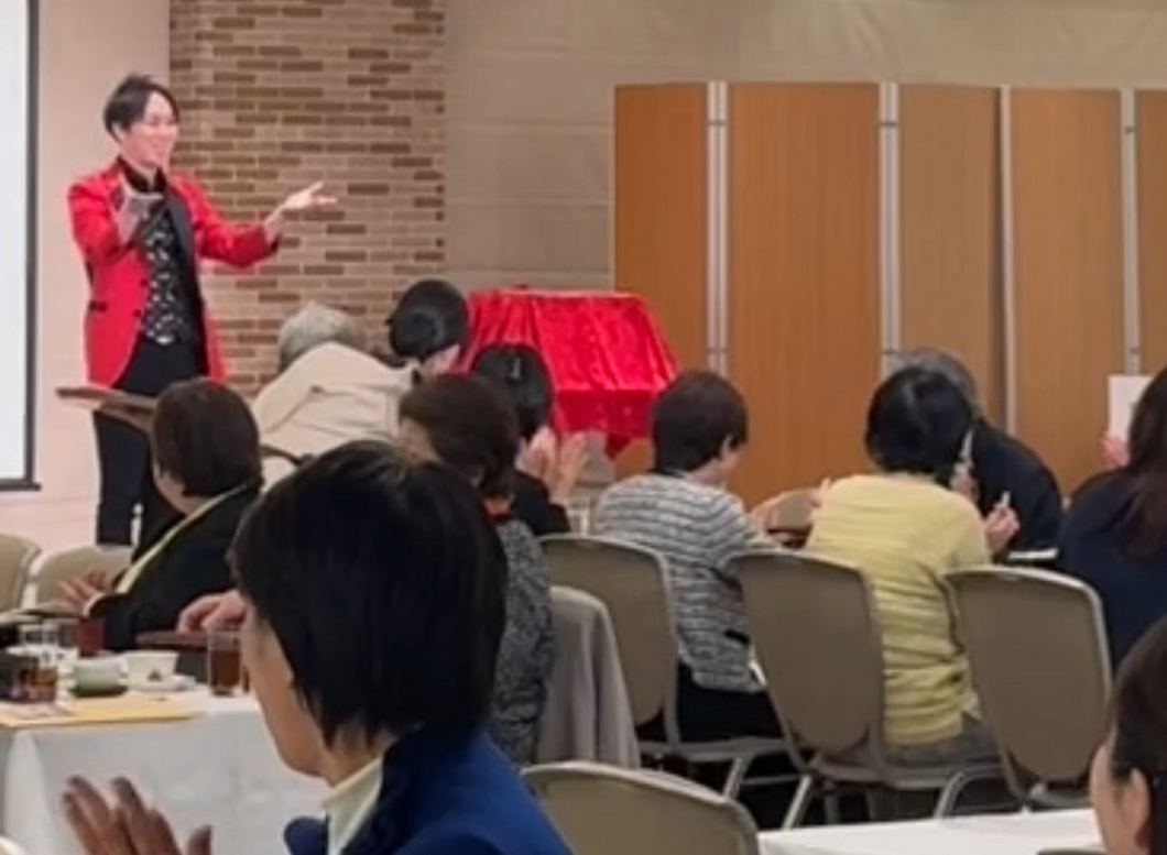 大阪のマジシャンＭＡＳＡ「マジシャン派遣」「出張マジック」お任せください♪♪　余興のプロです!!