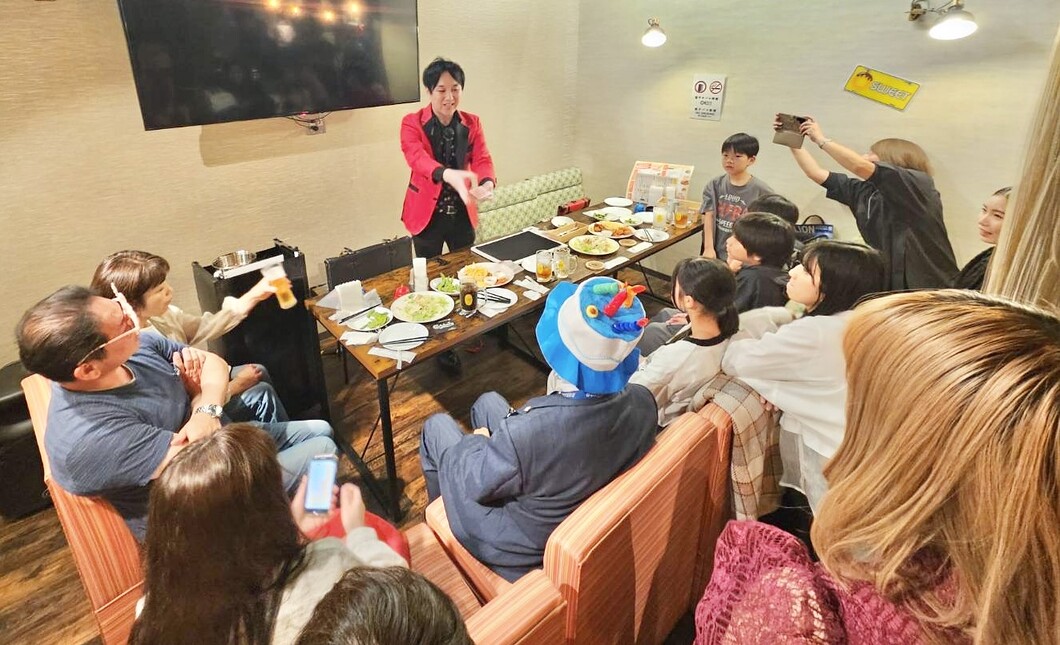 大阪のマジシャンＭＡＳＡ「マジシャン派遣」「出張マジック」お任せください♪♪　余興のプロです!!
