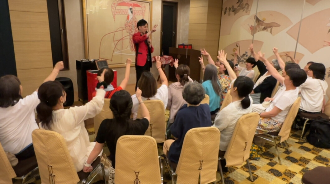 大阪のマジシャンＭＡＳＡ「マジシャン派遣」「出張マジック」お任せください♪♪　余興のプロです!!