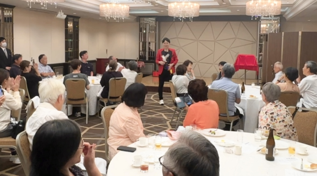 大阪のマジシャンＭＡＳＡ「マジシャン派遣」「出張マジック」お任せください♪♪　余興のプロです!!