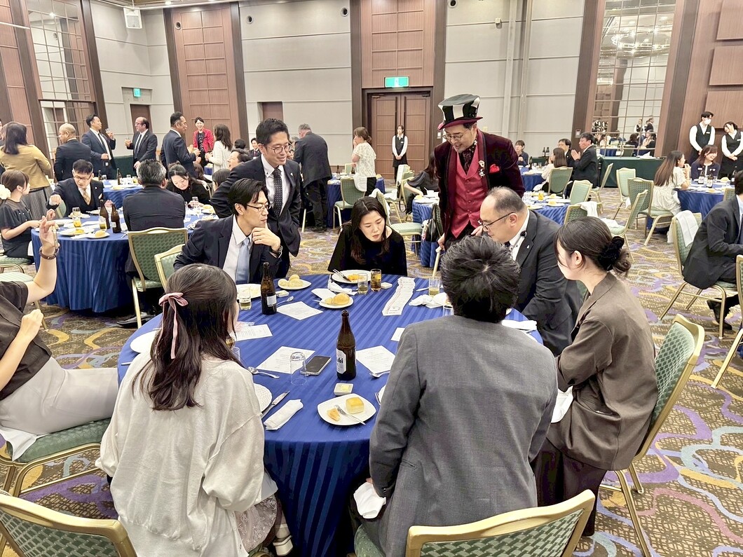 大阪のマジシャンＭＡＳＡ「マジシャン派遣」「出張マジック」お任せください♪♪　余興のプロです!!