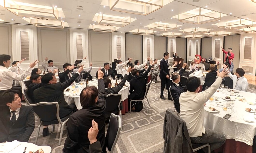 大阪のマジシャンMASA「マジシャン派遣」「出張マジック」お任せください♪♪ 余興のプロです!!