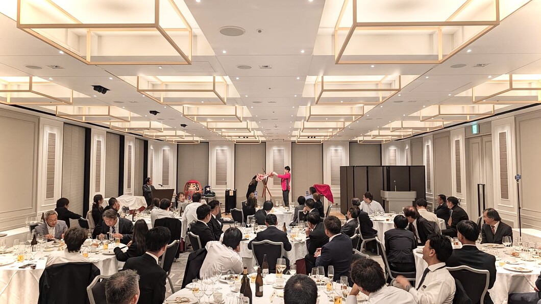 大阪のマジシャンMASA「マジシャン派遣」「出張マジック」お任せください♪♪ 余興のプロです!!