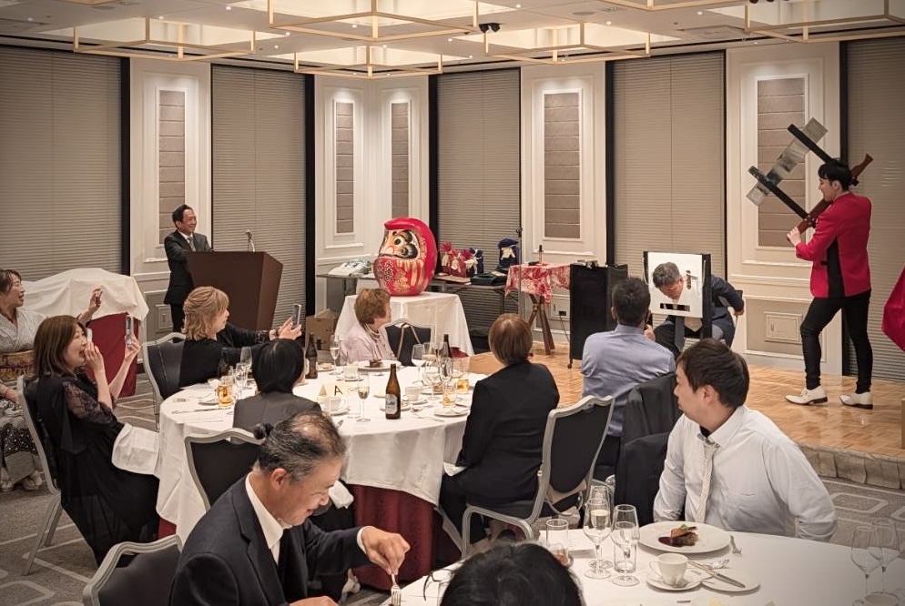 大阪のマジシャンＭＡＳＡ「マジシャン派遣」「出張マジック」お任せください♪♪　余興のプロです!!