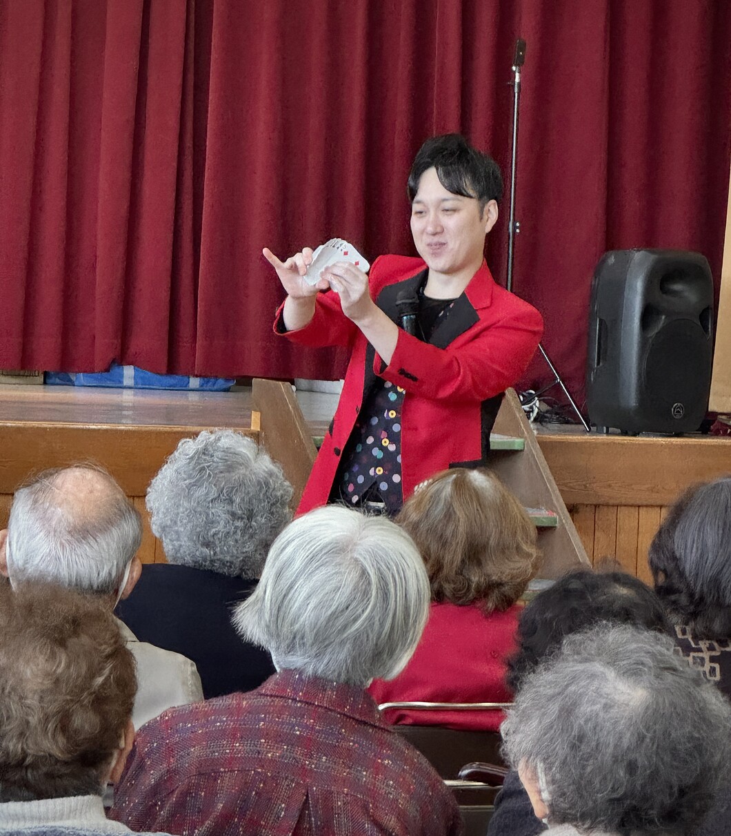 大阪のマジシャンＭＡＳＡ「マジシャン派遣」「出張マジック」お任せください♪♪　余興のプロです!!