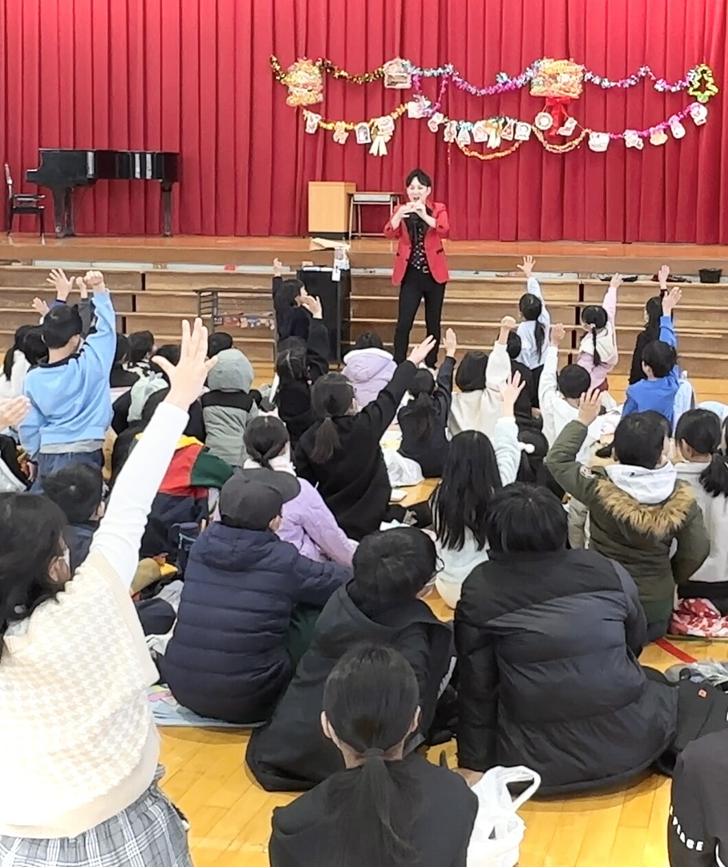 大阪のマジシャンMASA「マジシャン派遣」「出張マジック」お任せください♪♪ 余興のプロです!!