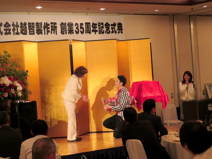 奈良県の「マジシャン派遣」はＭＡＳＡにお任せ　余興のプロがどんなイベントでも盛大に盛り上げます!! 忘年会・結婚式・学校公演など