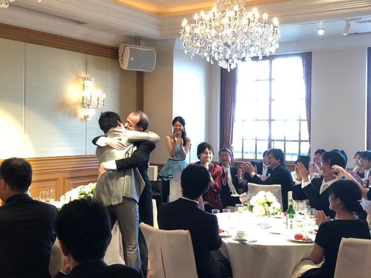 結婚式の余興はプロにお任せ